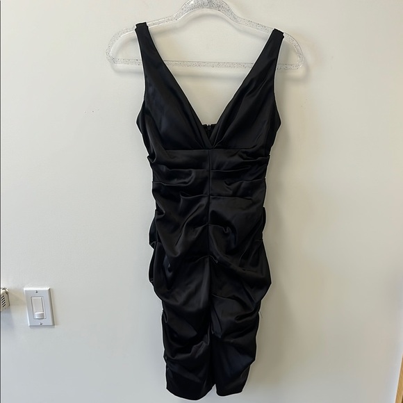 Xscape Petite Dresses & Skirts - Xscape Sz 8P Sleeveless V-Neck Ruched Black Elegant Dress